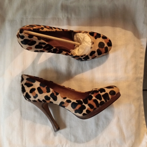 BCBG Generation BG-Dania LEOPARD HAIR CALF PUMPS SIZE 9 MINT CONDITION - Picture 3 of 6
